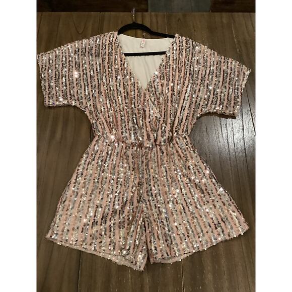 Anthropologie Raga Sariah Sequin Sparkle Romper shorts dolman sleeves v neck XS - Picture 3 of 8